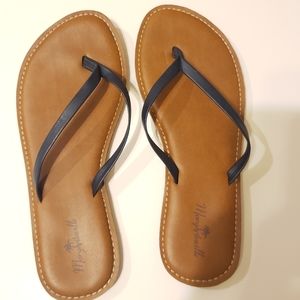 Margaritaville Navy/Tan Flat Sandal size 8/8.5